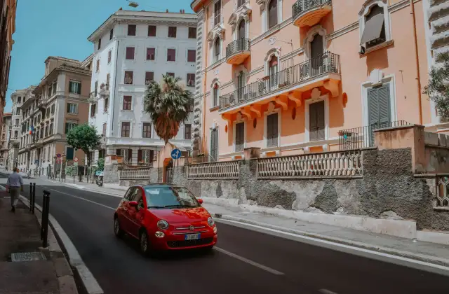 Alquilar coche en Croacia: Normas, peajes, rutas y consejos